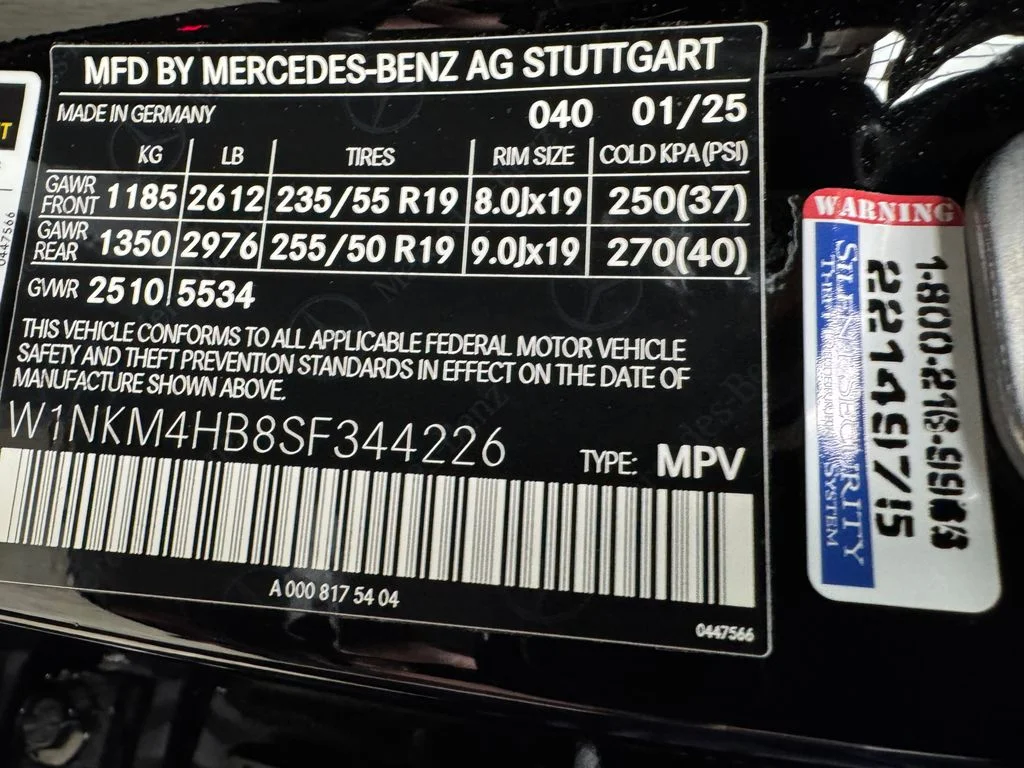 Used 2025 Black Mercedes-Benz GLC 300 image 31