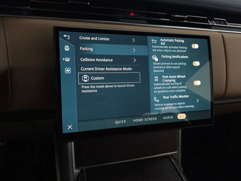New 2026 Santorini Black Land Rover SE image 28