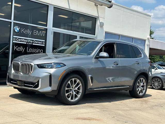 Certified Used 2025 Skyscraper Grey Metallic BMW xDrive40i image 4