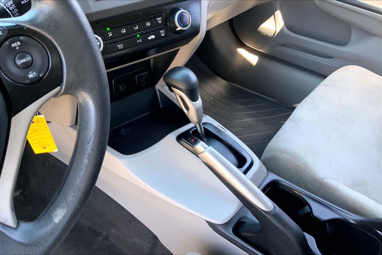 Used 2012 Alabaster Silver Metallic Honda LX image 13