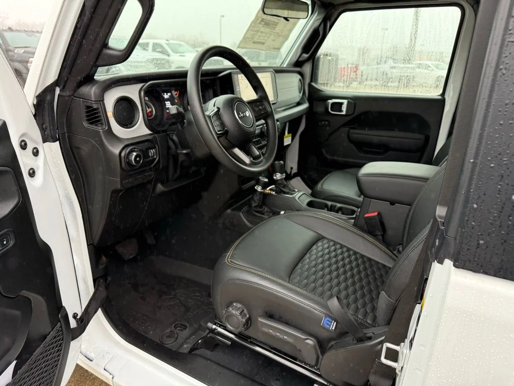 New 2026 Bright White Clear-Coat Exterior Paint Jeep Sport image 14