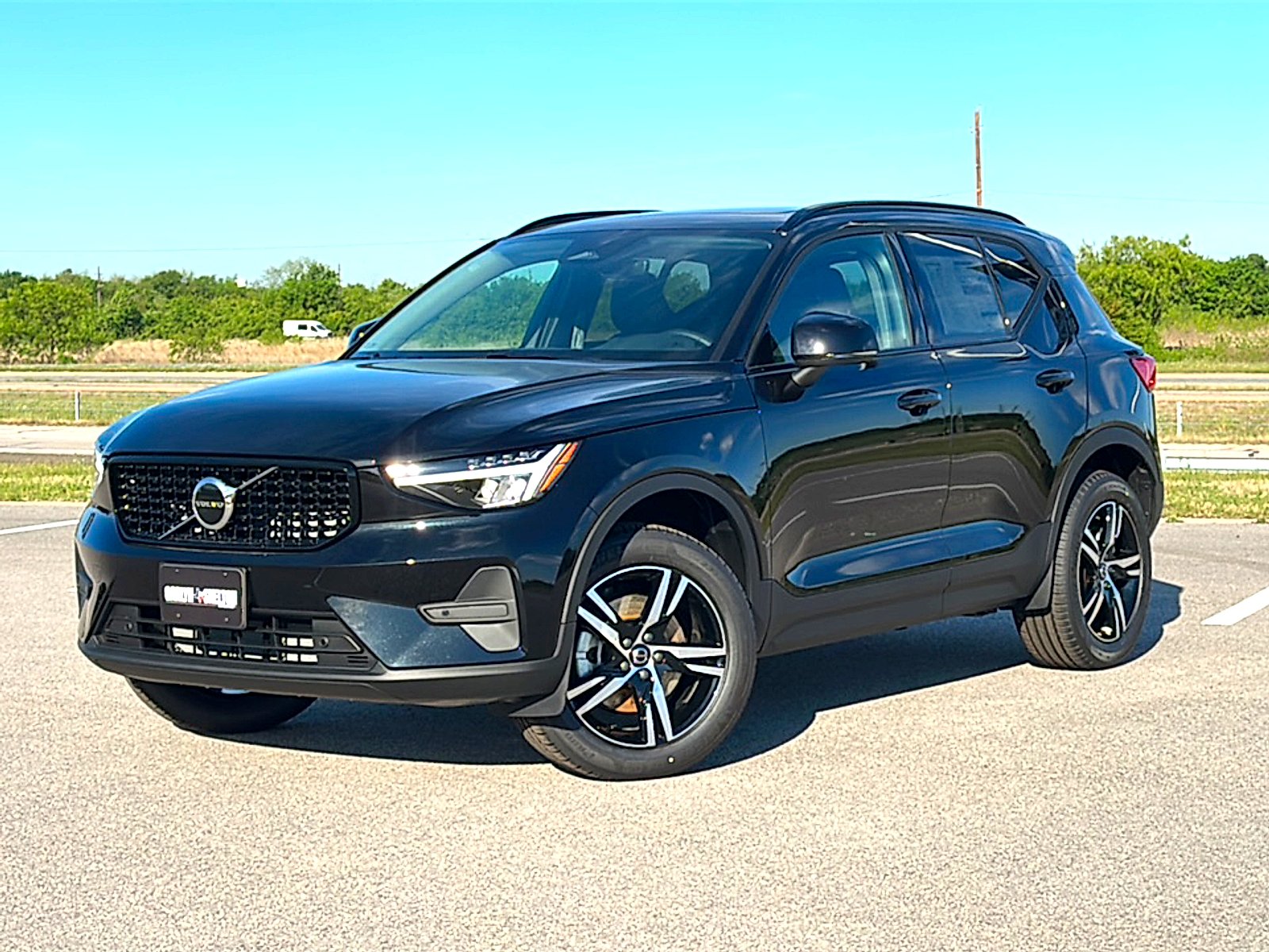 New 2026 Onyx Black Volvo Core image 2