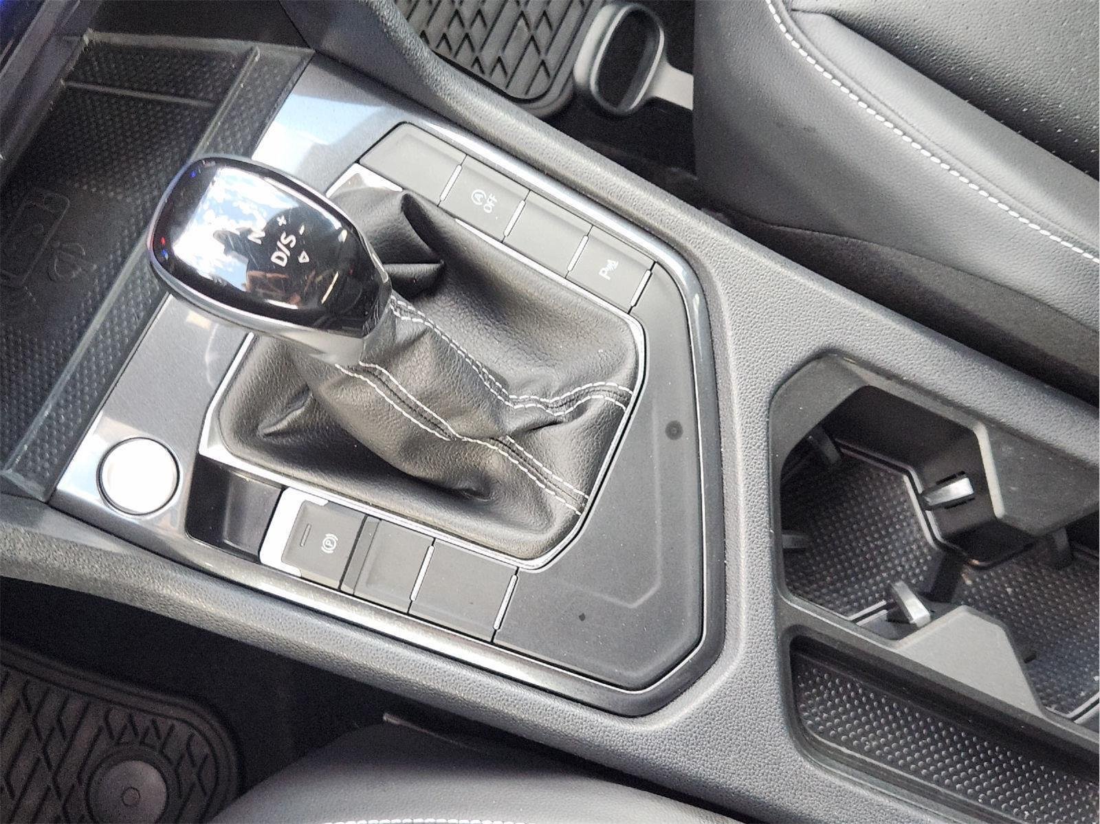 2024 Volkswagen Tiguan photo 24 of 33