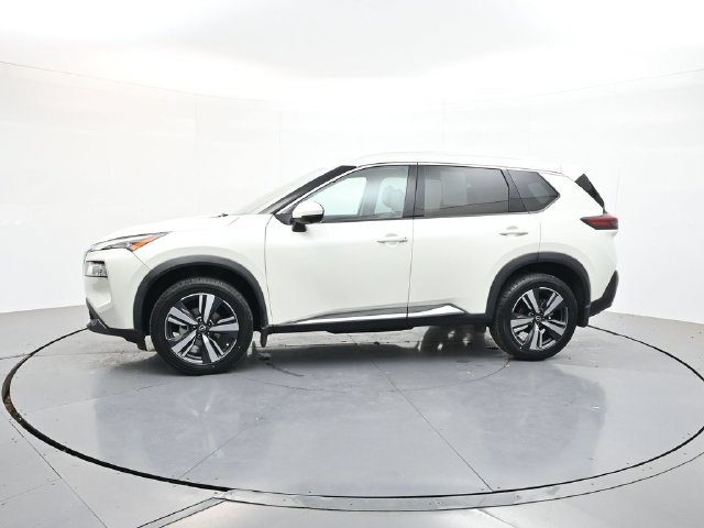 Used 2023 White Nissan SL image 4