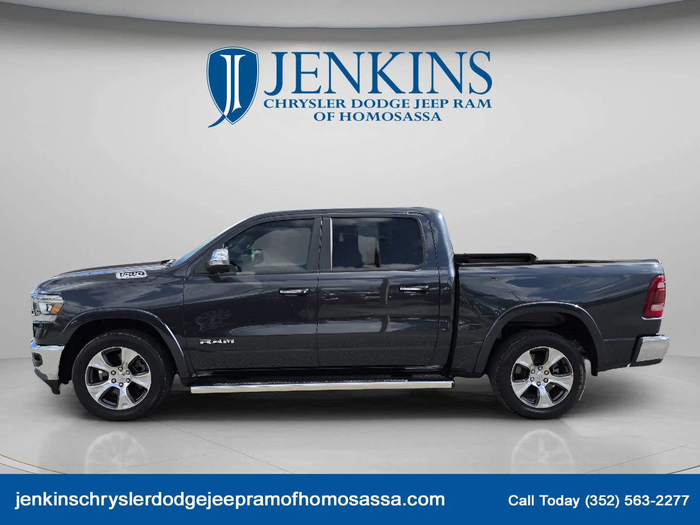 Used 2019 Maximum Steel Metallic Clearcoat Ram Laramie image 9