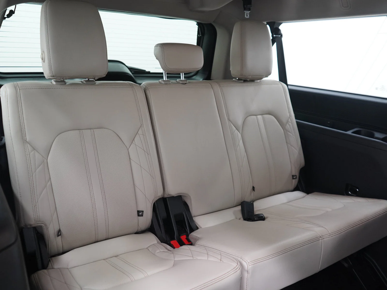Used 2018 Shadow Black Ford Platinum image 13