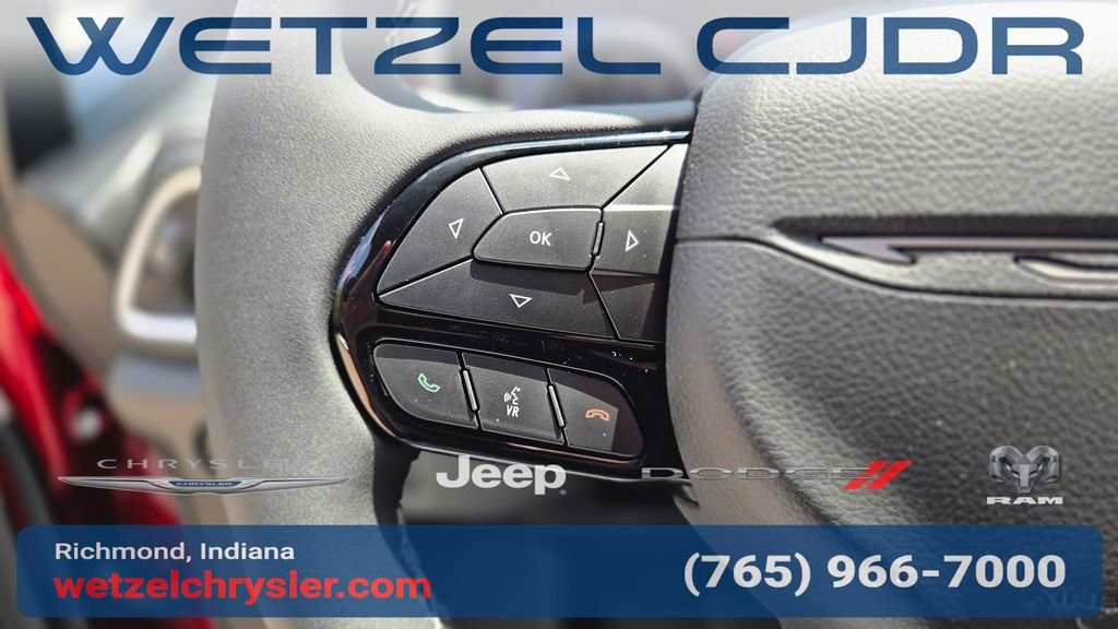 New 2027 Red Hot Pearl-Coat Exterior Paint Chrysler Limited image 24