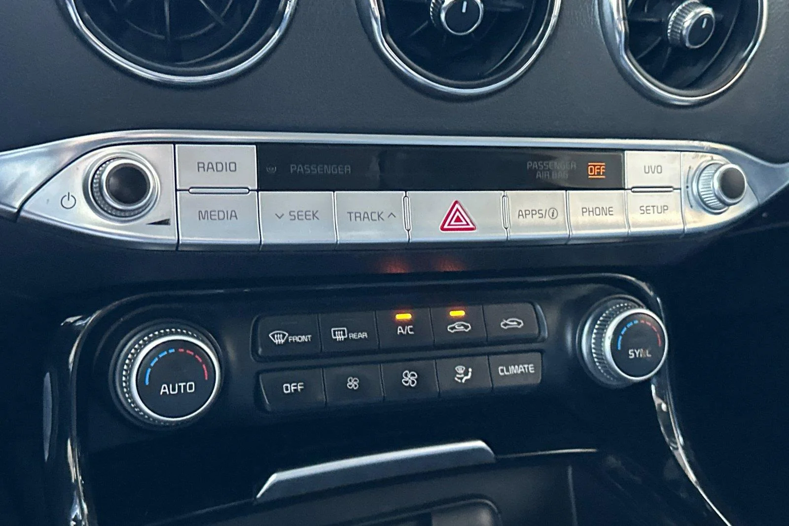 Used 2019 Aurora Black Pearl Kia Base image 19
