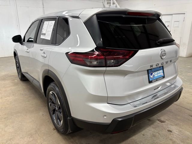 Used 2025 Silver Nissan SV image 5