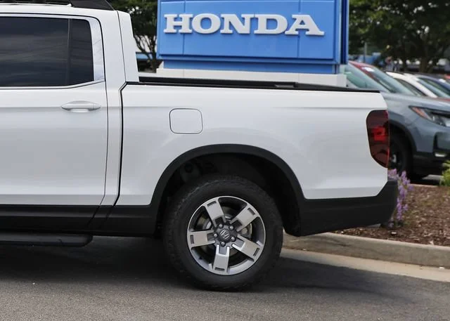 New 2026 Platinum White Honda RTL image 5