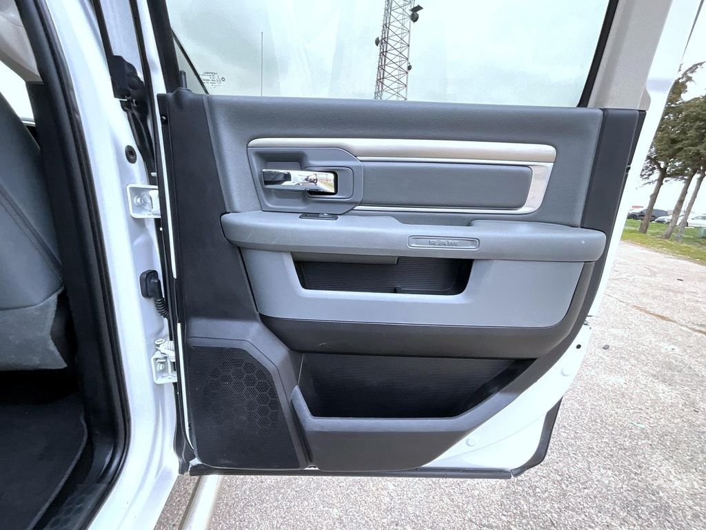 Used 2017 White Ram SLT image 17