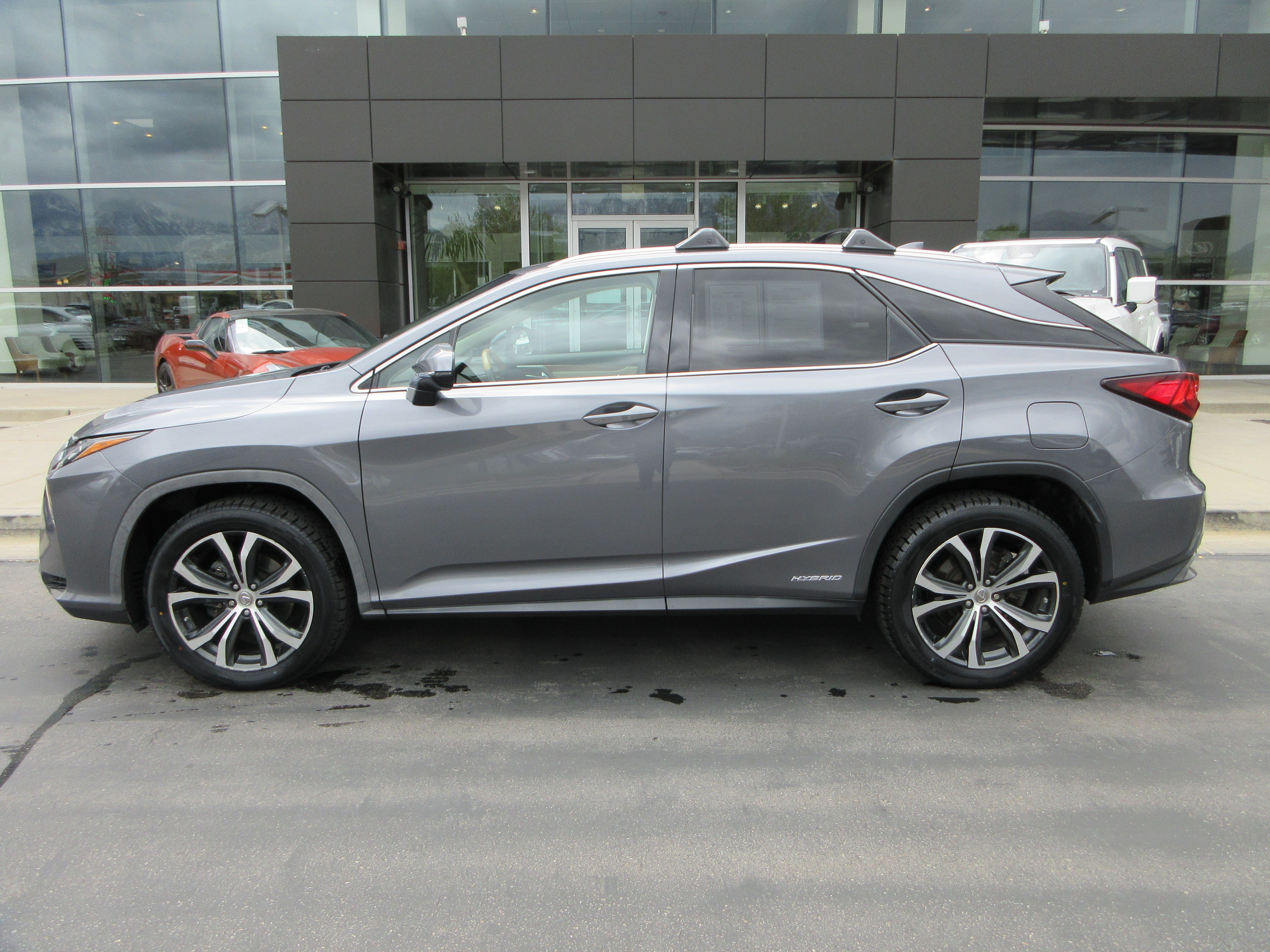 Used 2016 Nebula Gray Pearl Lexus 450h image 3