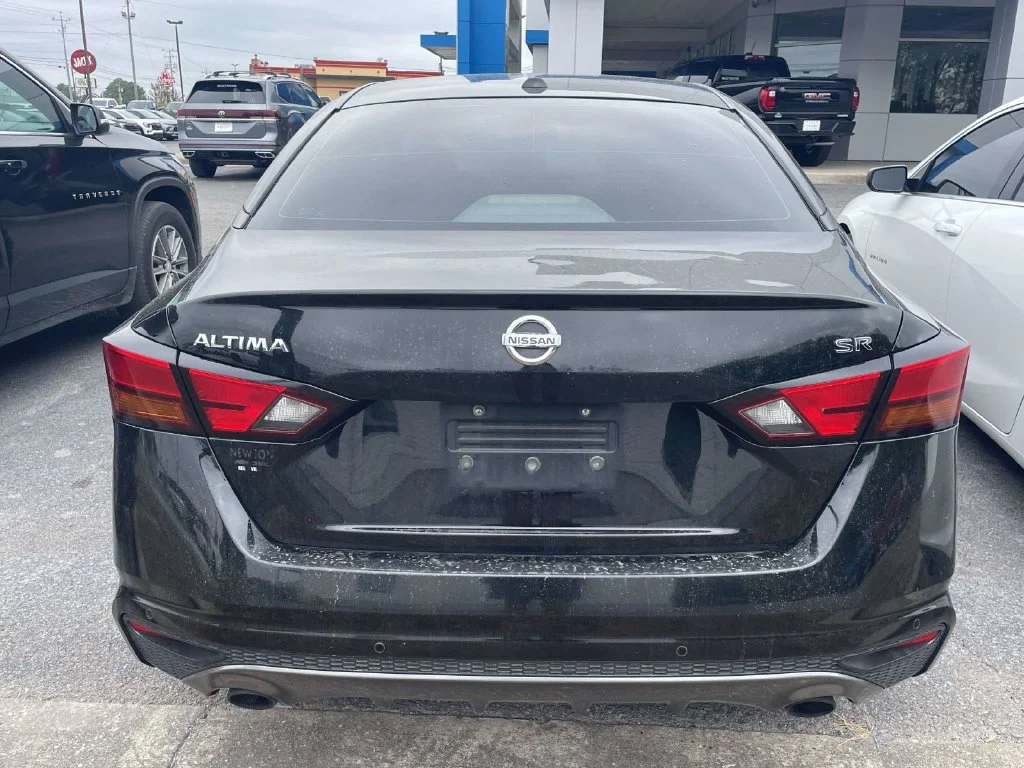 Used 2020 Black Nissan 2.5 SR image 5