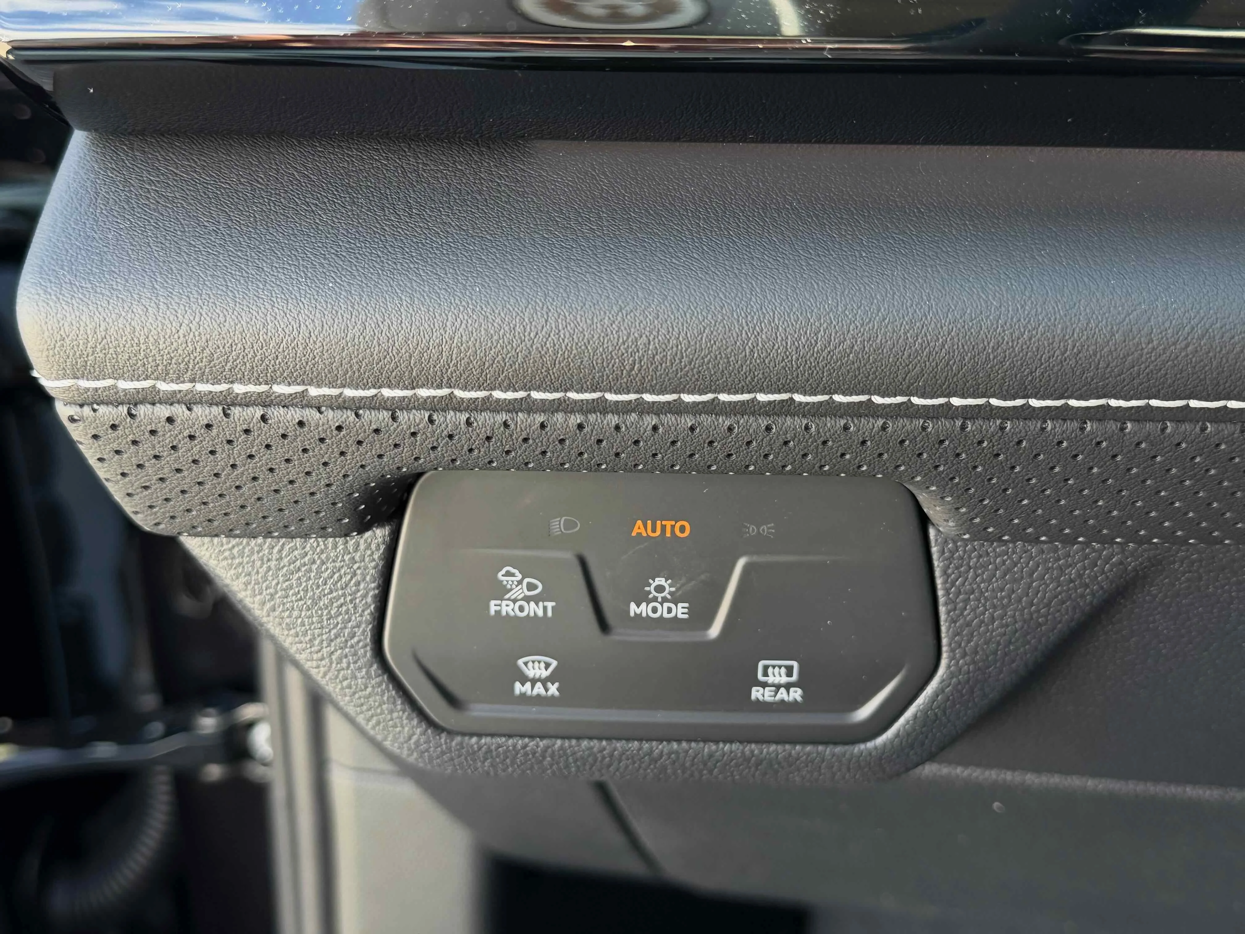 New 2026 Deep Black Volkswagen 2.0T SEL image 25