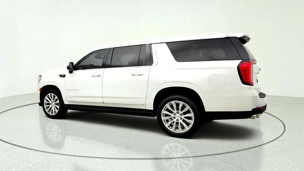 Used 2023 White Frost Tricoat GMC Denali 4WD w/ Panoramic Roof, 22