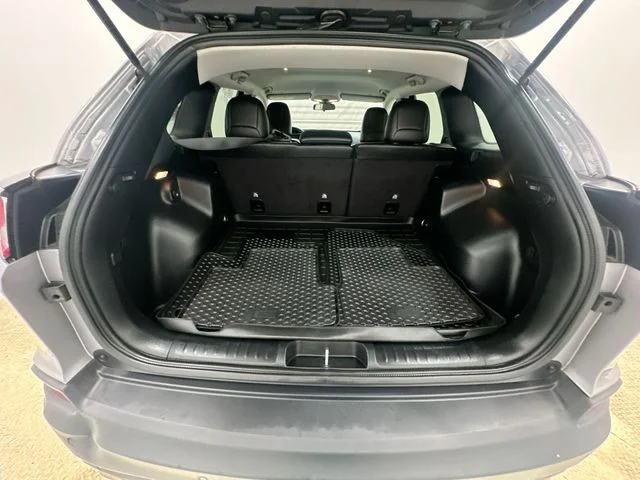 Used 2020 Silver Jeep Latitude Plus image 20