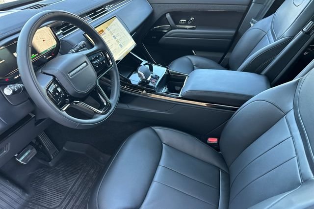 New 2026 Black Land Rover Dynamic SE image 9