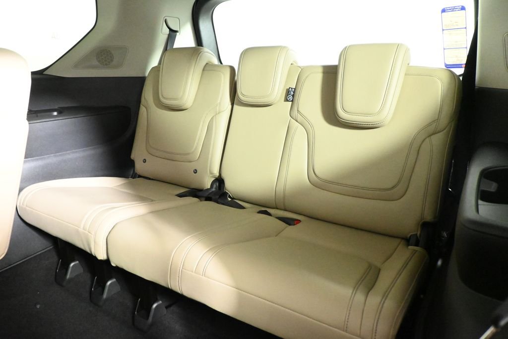 New 2026 RADIANT WHITE INFINITI Pure 4WD image 31