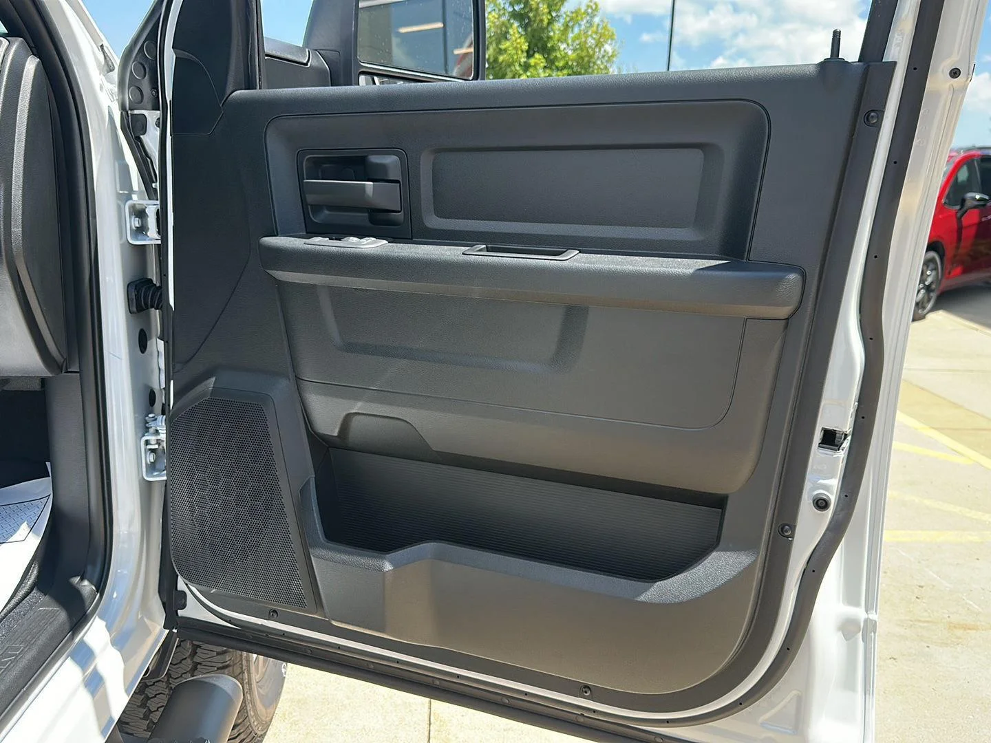 New 2026 Bright White Clearcoat Ram Black Express image 32