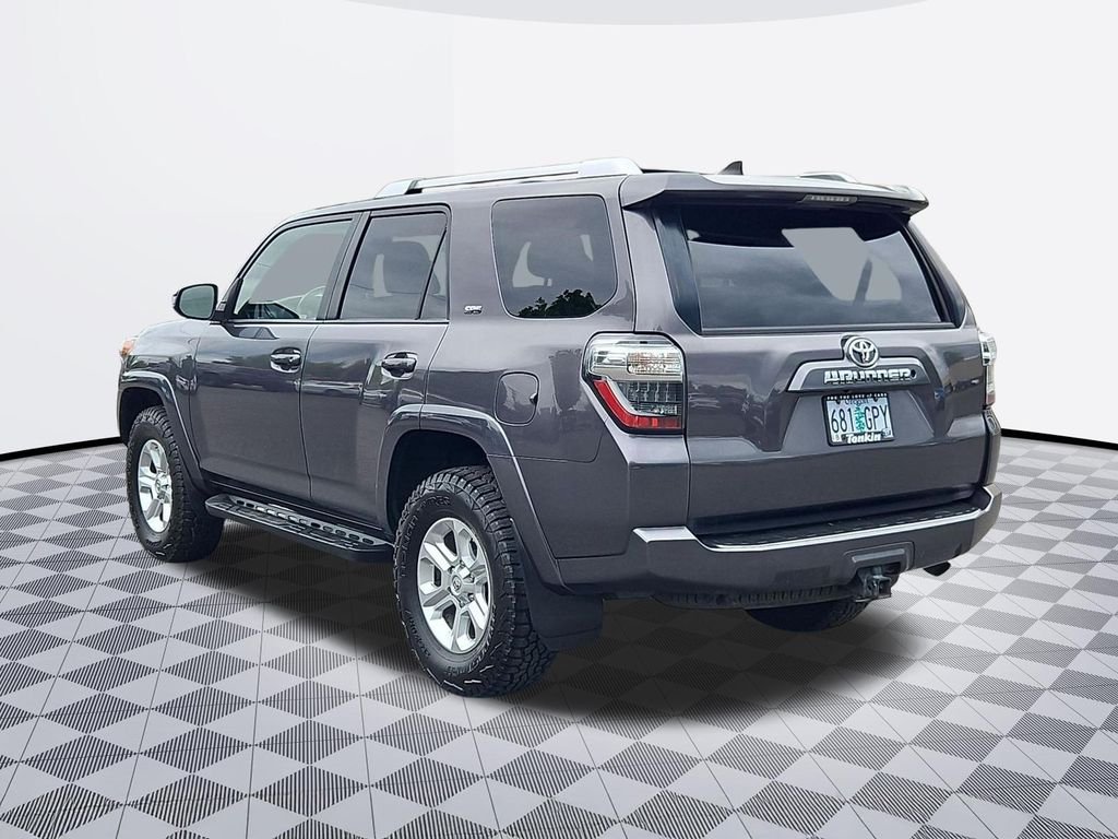 Used 2016 Gray Toyota SR5 image 4