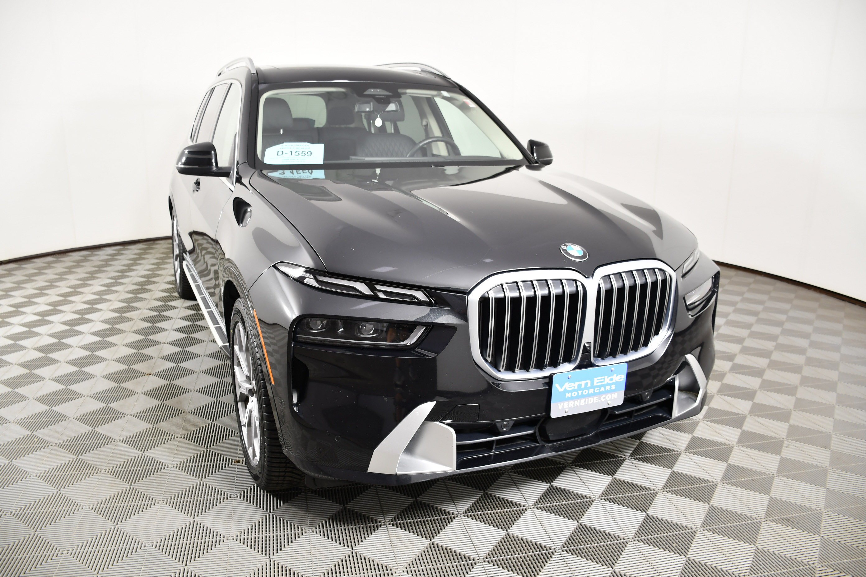 Used 2026 Black Sapphire Metallic BMW xDrive40i image 3