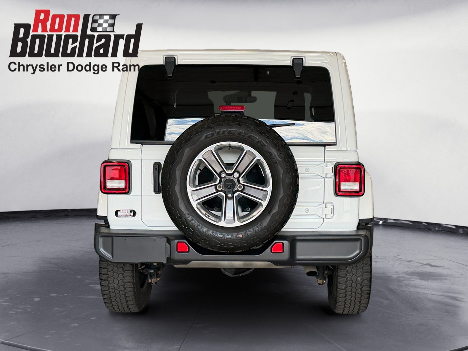 Used 2021 Bright White Clearcoat Jeep Unlimited Sahara image 3