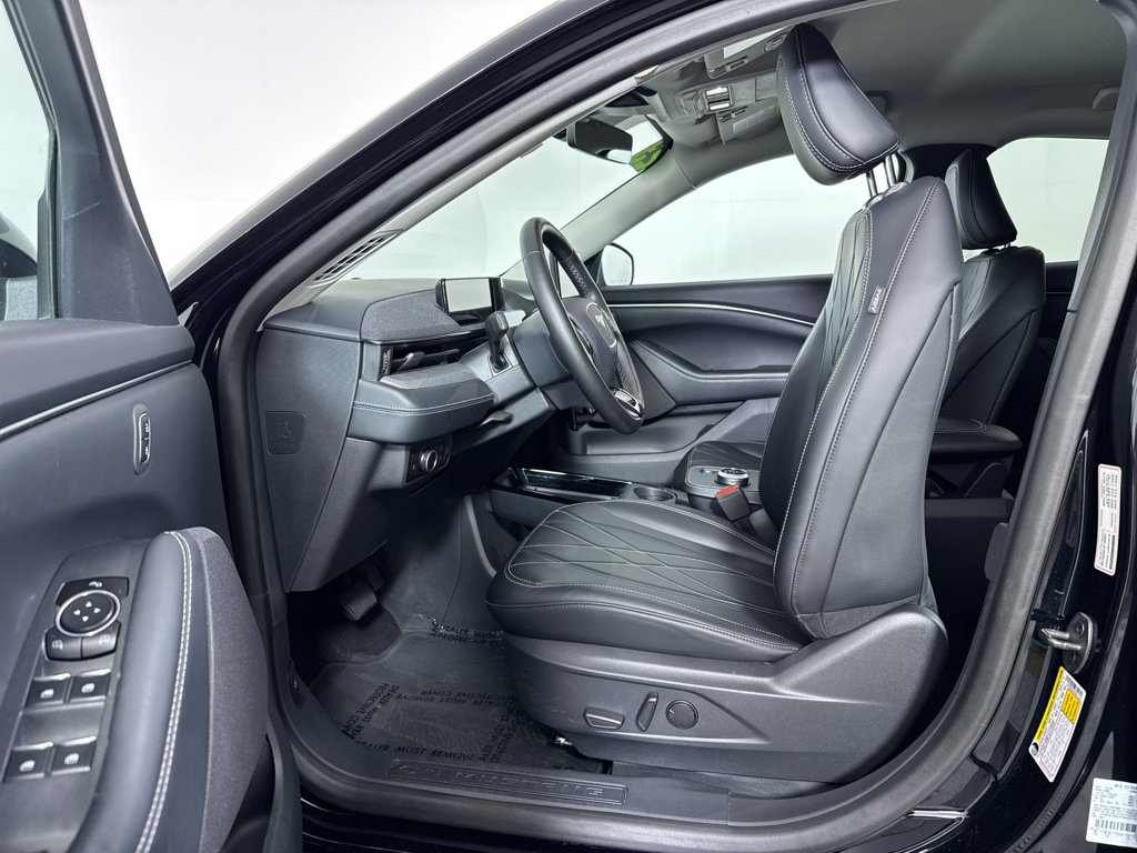 Used 2023 Black Ford Select image 8