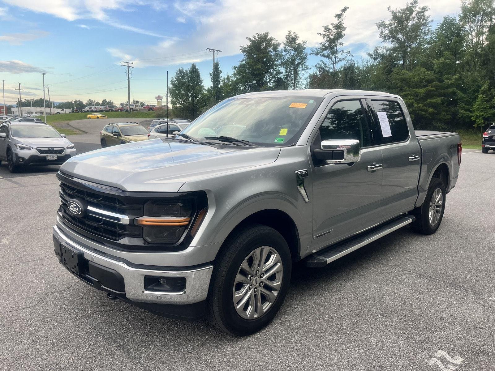 Used 2024 Iconic Silver Ford XLT image 3