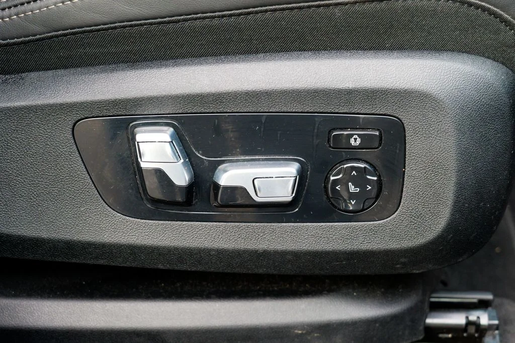 Used 2024 Brooklyn Gray Metallic BMW xDrive40i image 44