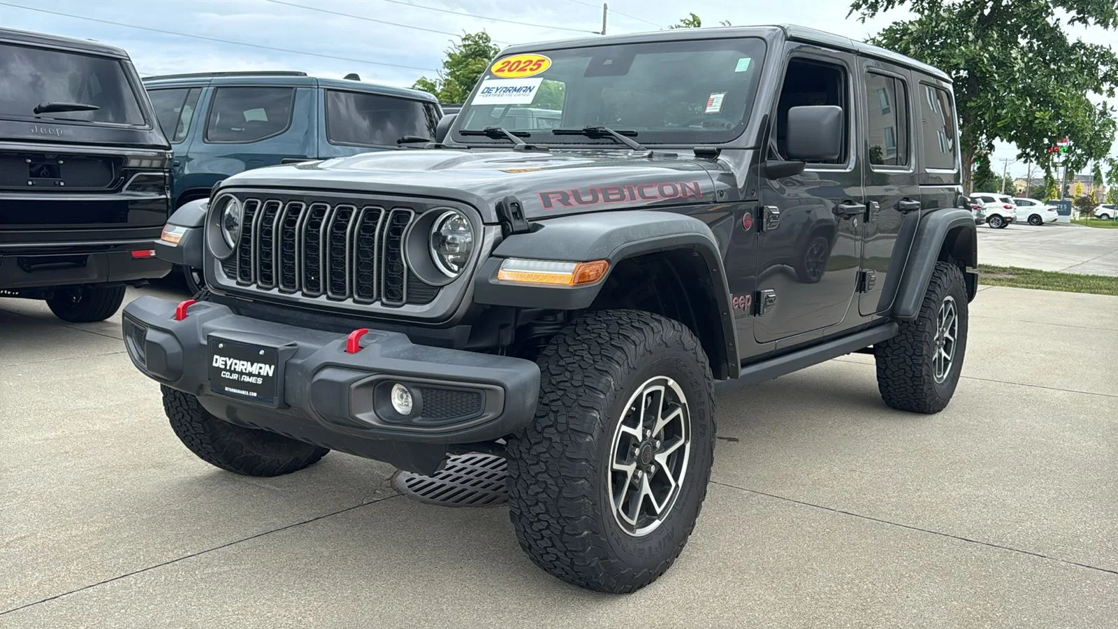 Used 2025 Gray Jeep Rubicon image 5