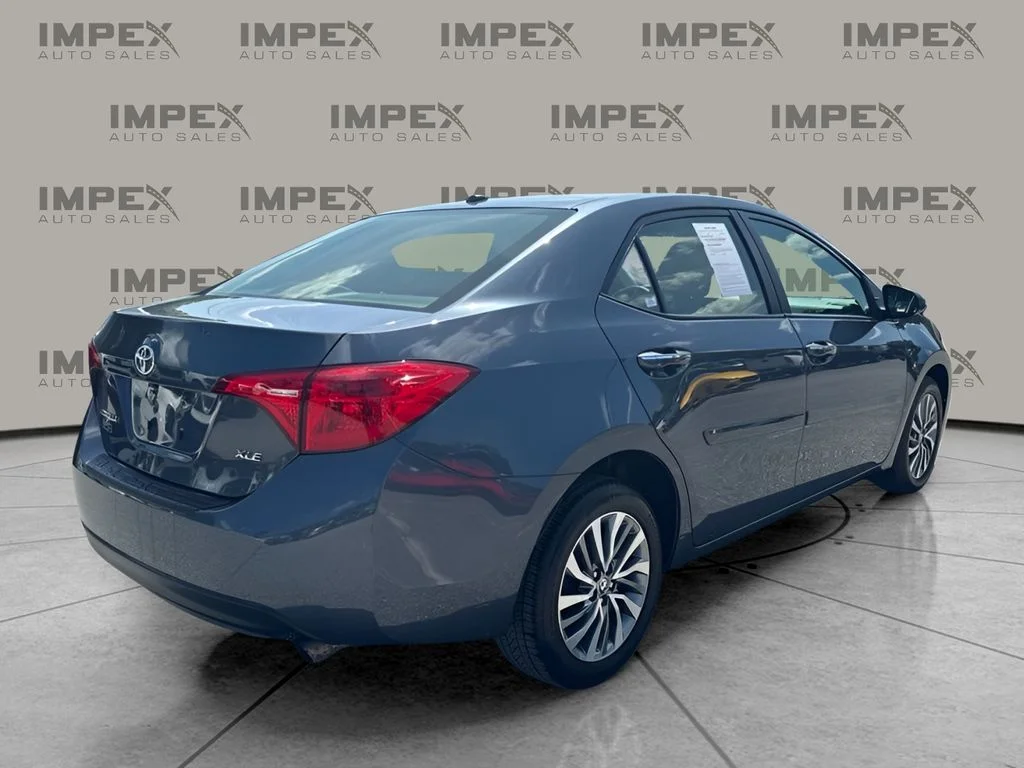 Used 2017 Gray Toyota XLE image 3