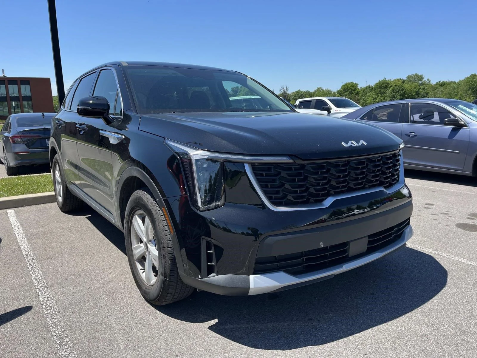 2026 Kia Sorento LX AT's photo