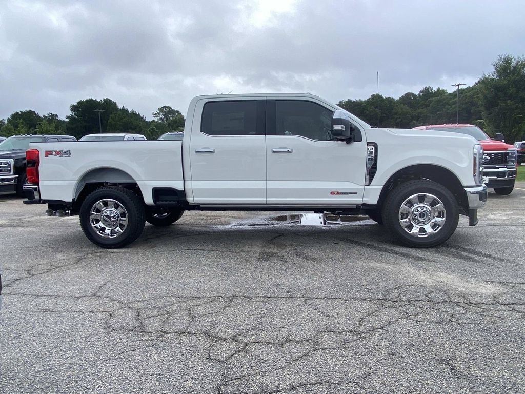 New 2026 Star White Metallic Tri-Coat Ford F-350® Lariat® image 2