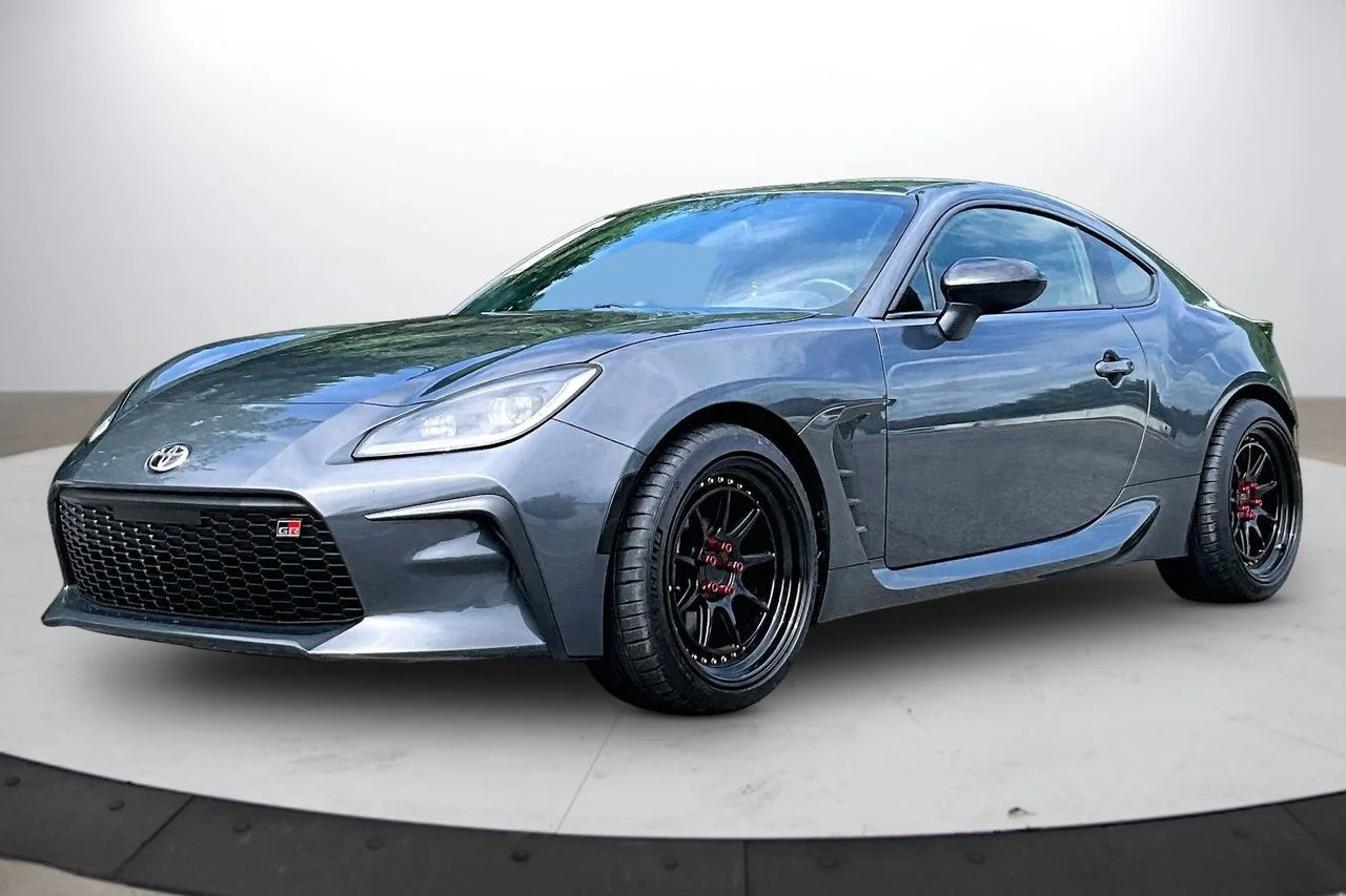 Used 2026  Toyota Premium image 4