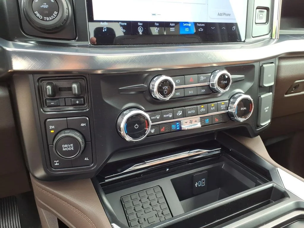 New 2026 Agate Black Metallic Ford King Ranch image 18