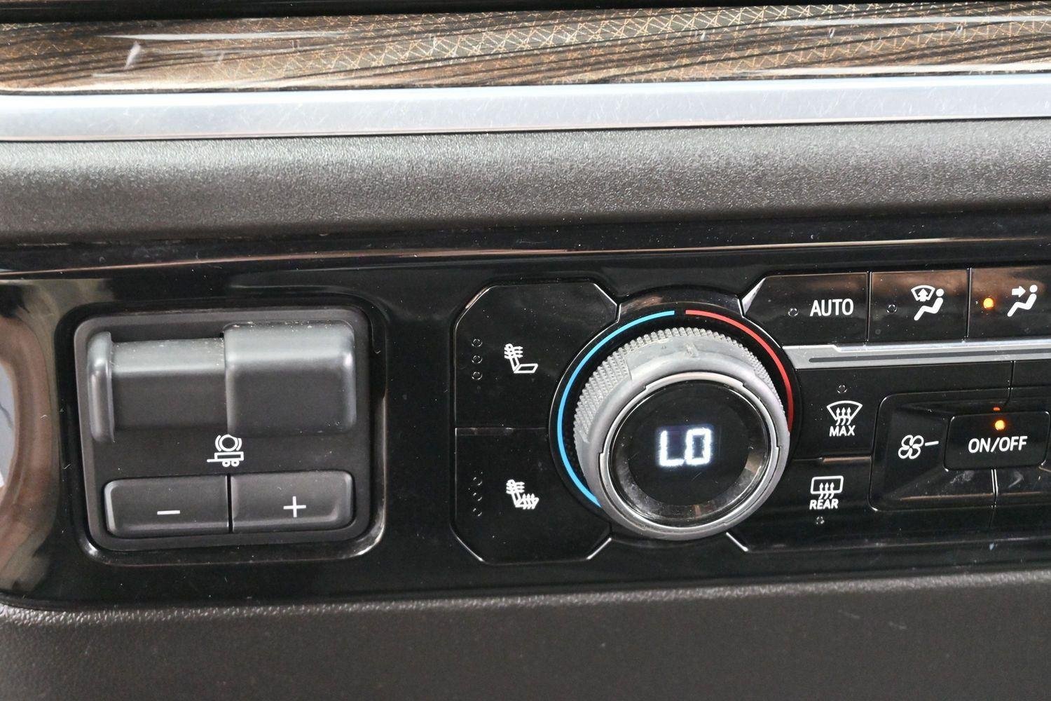 Used 2025 Summit White Chevrolet LT image 23