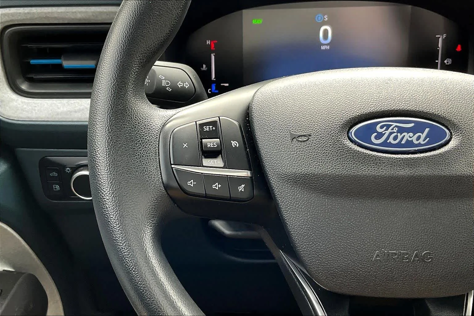 Used 2025 Azure Gray Metallic Tri-Coat Ford XLT image 23