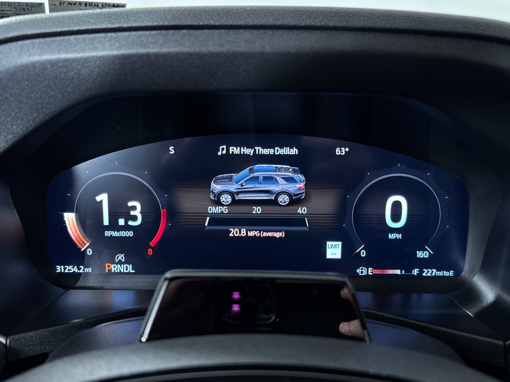 Used 2025 Carbonized Gray Metallic Ford Platinum image 12