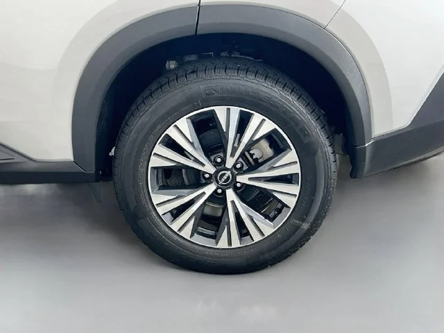 Used 2023 Silver Nissan SV image 33