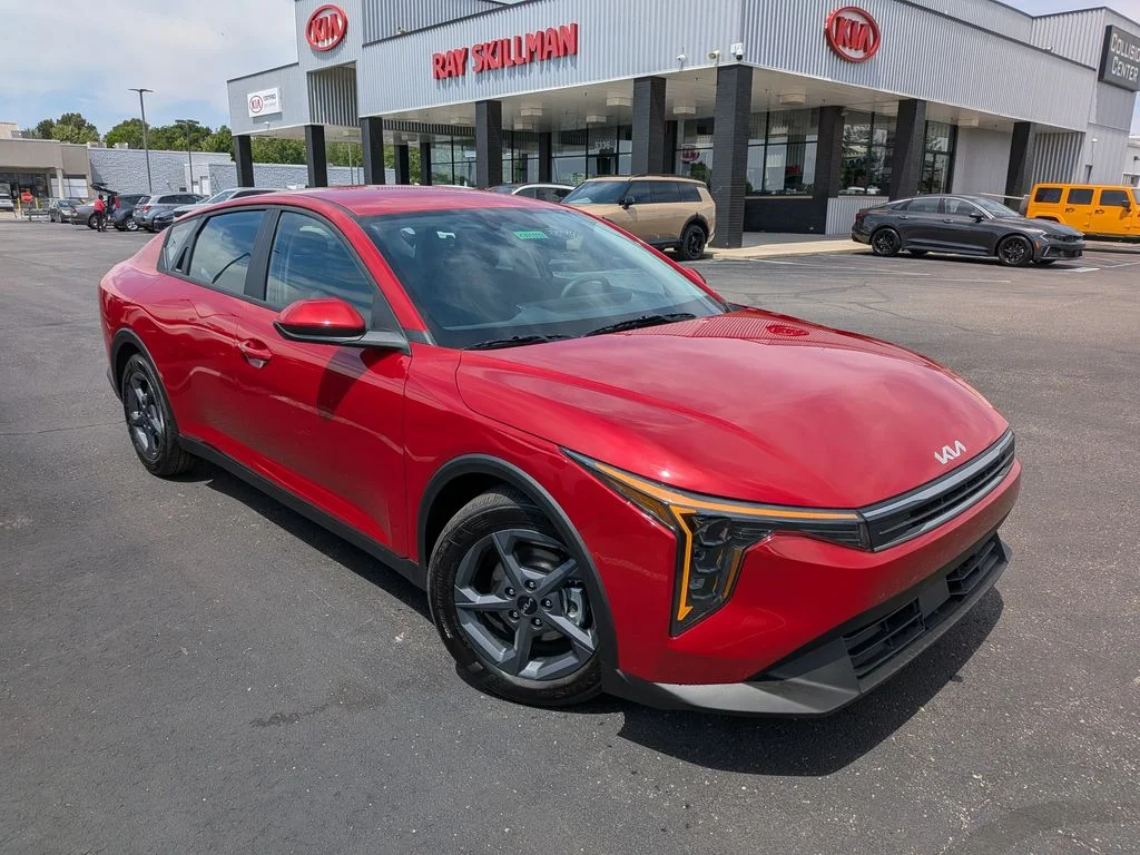 New 2026 Currant Red Kia LXS image 28