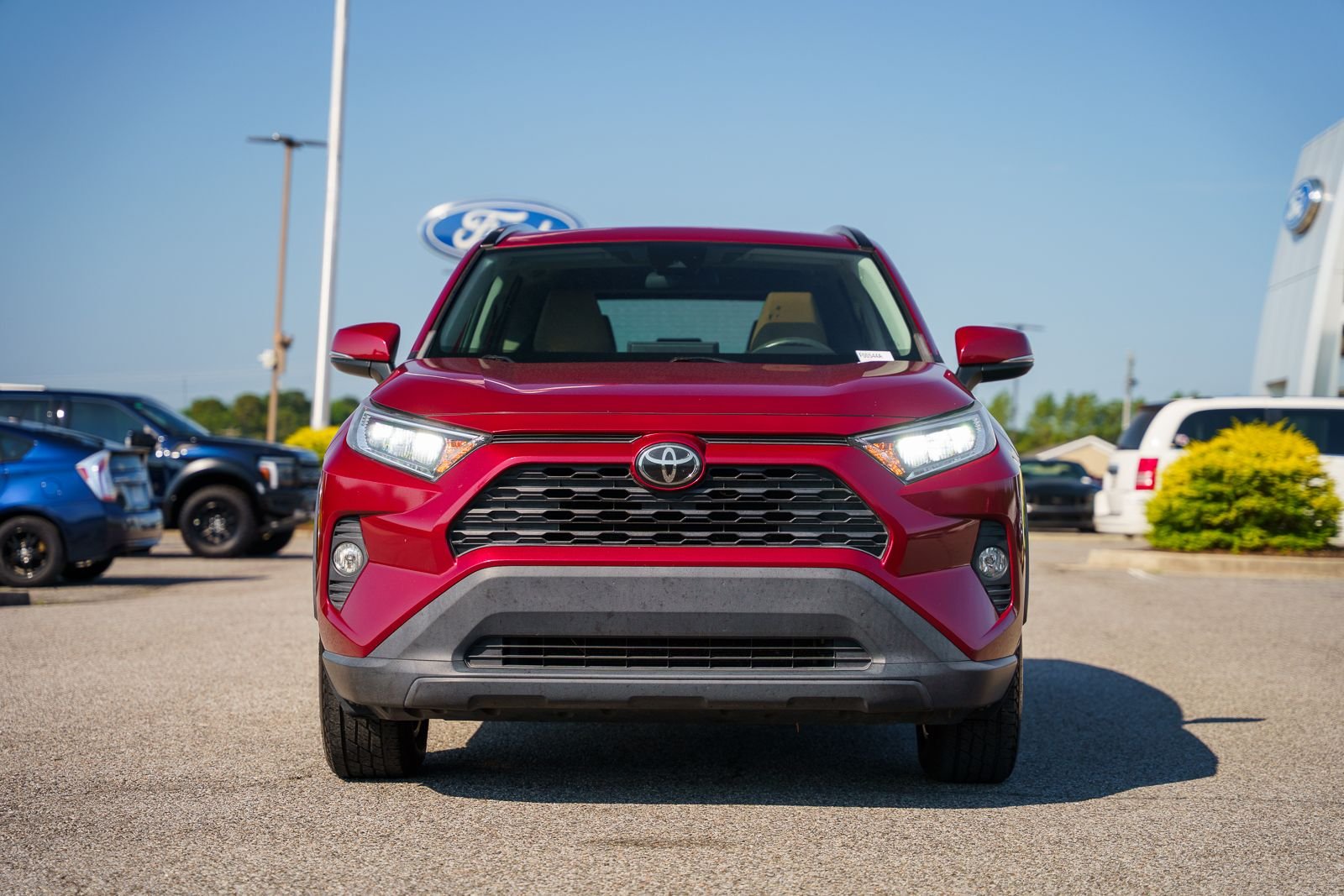 Used 2019 Red Toyota XLE image 1