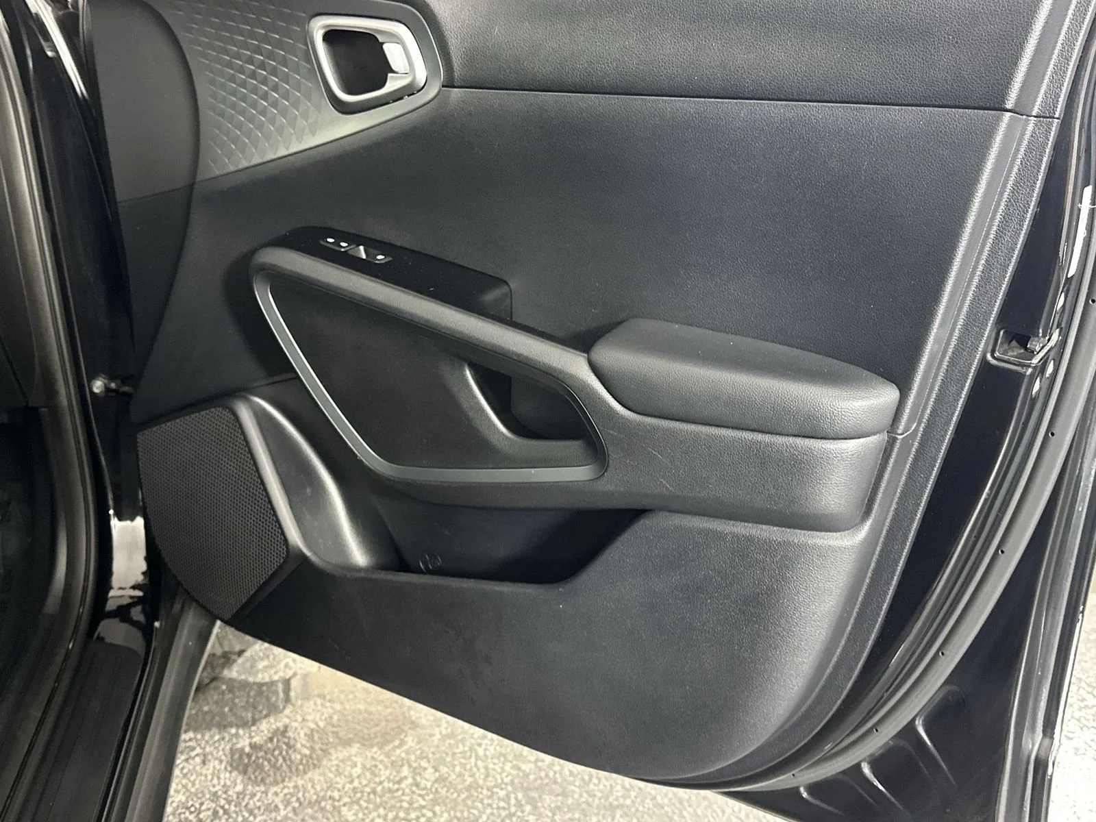 Used 2020 Black Kia EX image 31