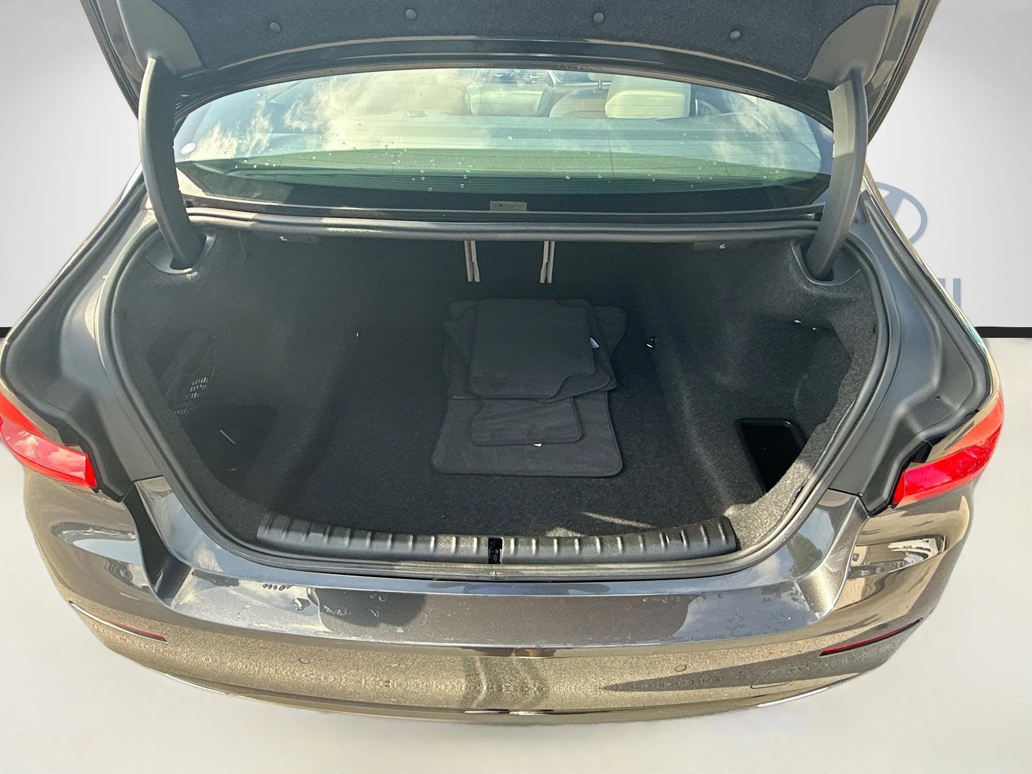 2022 BMW 5 Series 530i - Photo 25