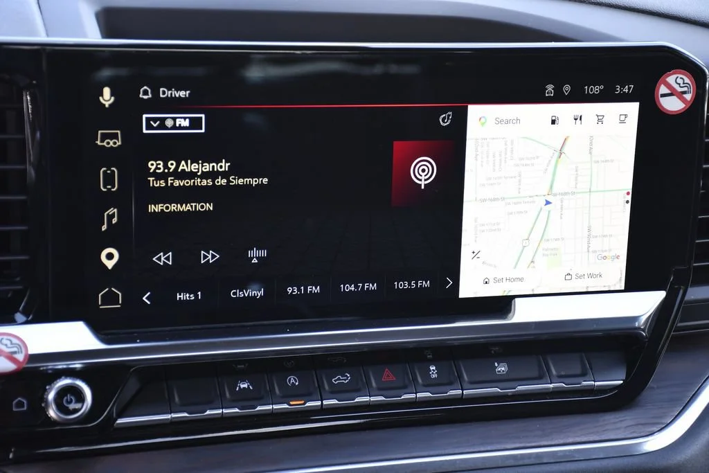 Used 2025 Onyx Black GMC SLT image 14