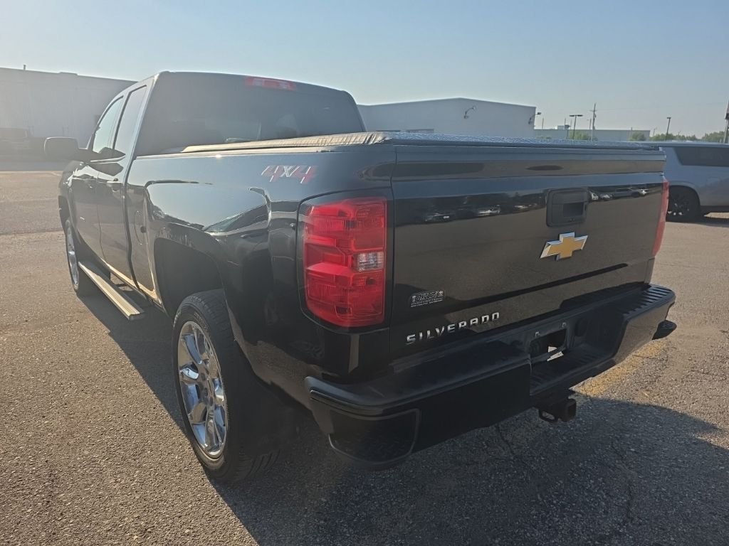 Used 2018 Black Chevrolet Custom image 4