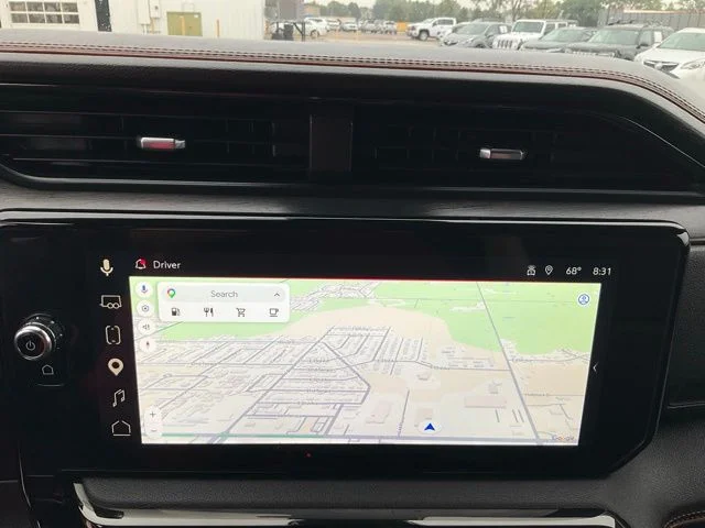 Used 2025 White GMC AT4 image 32