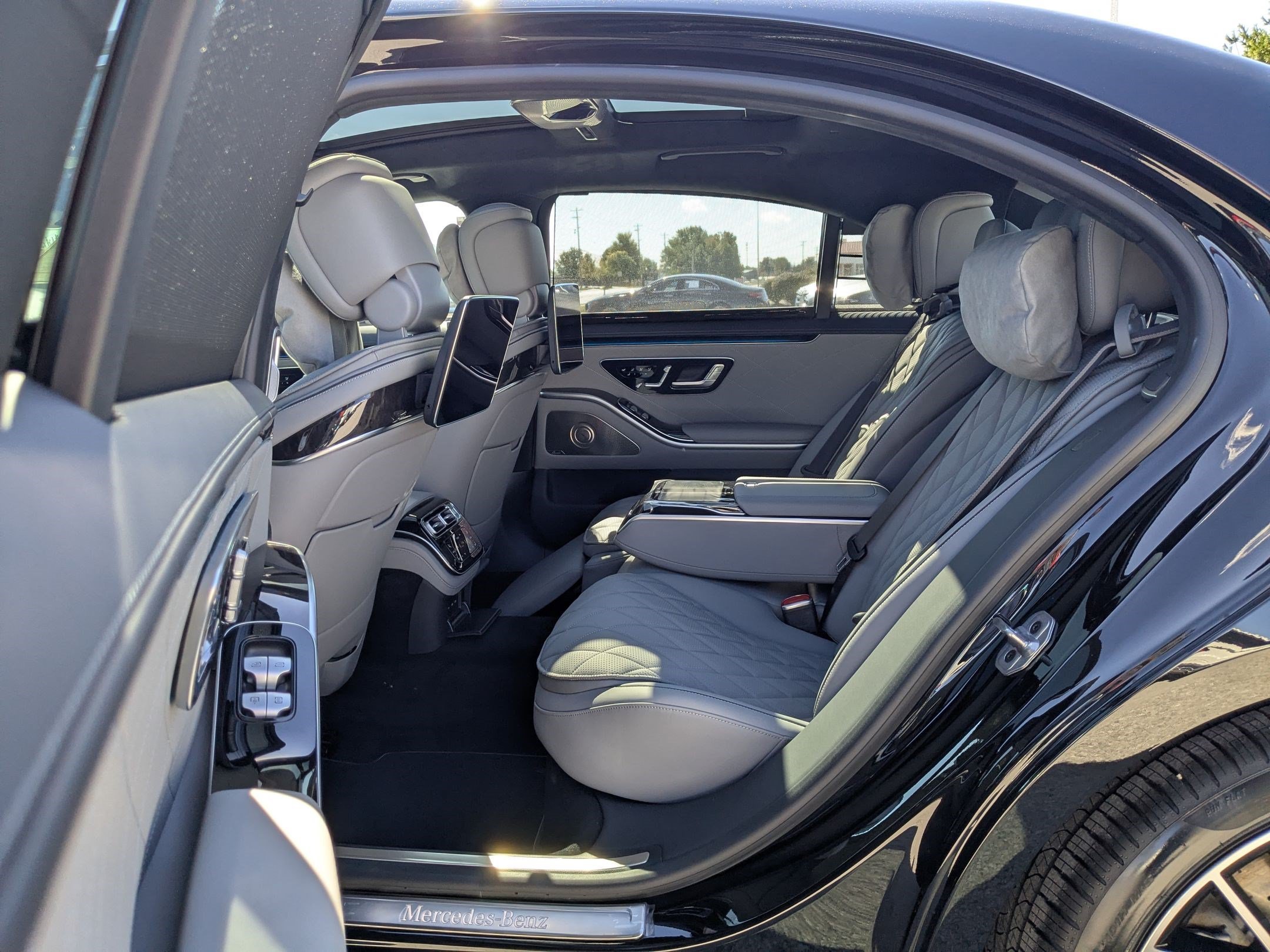 New 2026 Obsidian Black Metallic Mercedes-Benz S 580 image 63