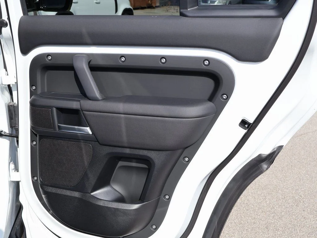 Certified Used 2025 Fuji White Land Rover S image 15