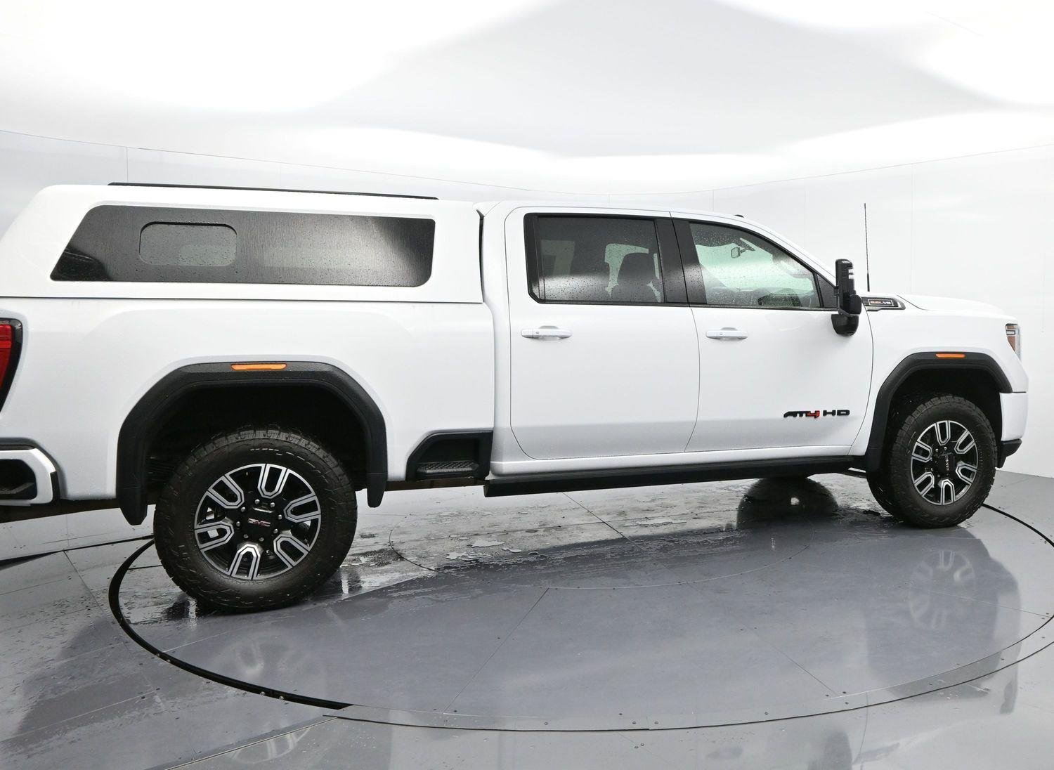 Used 2022 Summit White GMC AT4 image 8