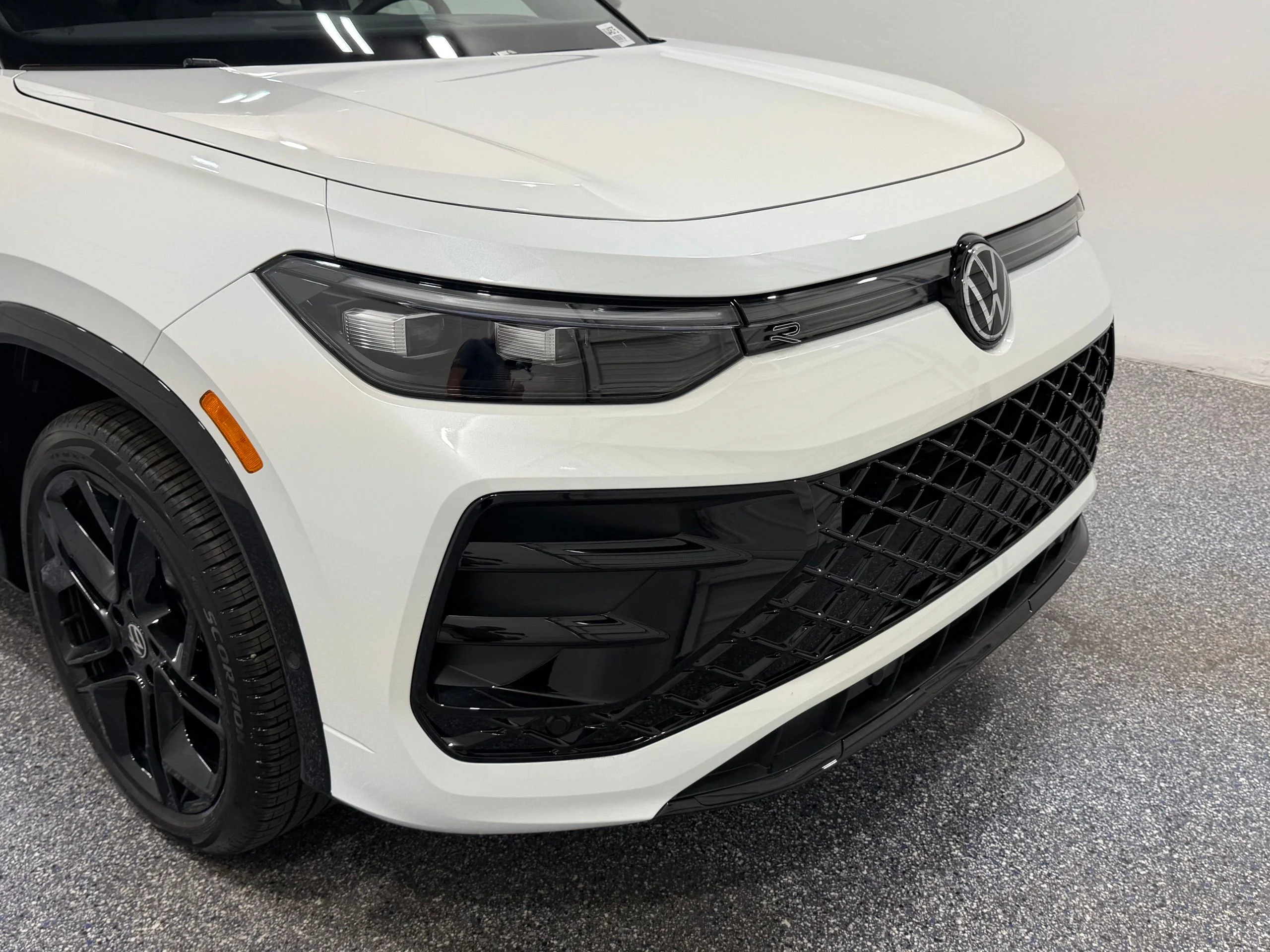 New 2026 White Volkswagen SE R-Line Black image 18